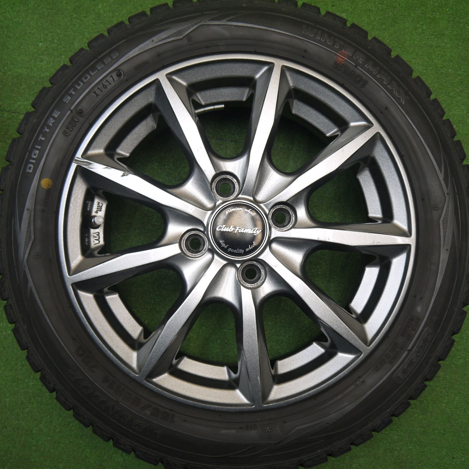 バリ溝！キレイ！8.5分☆スタッドレス 155/65R14 ダンロップ