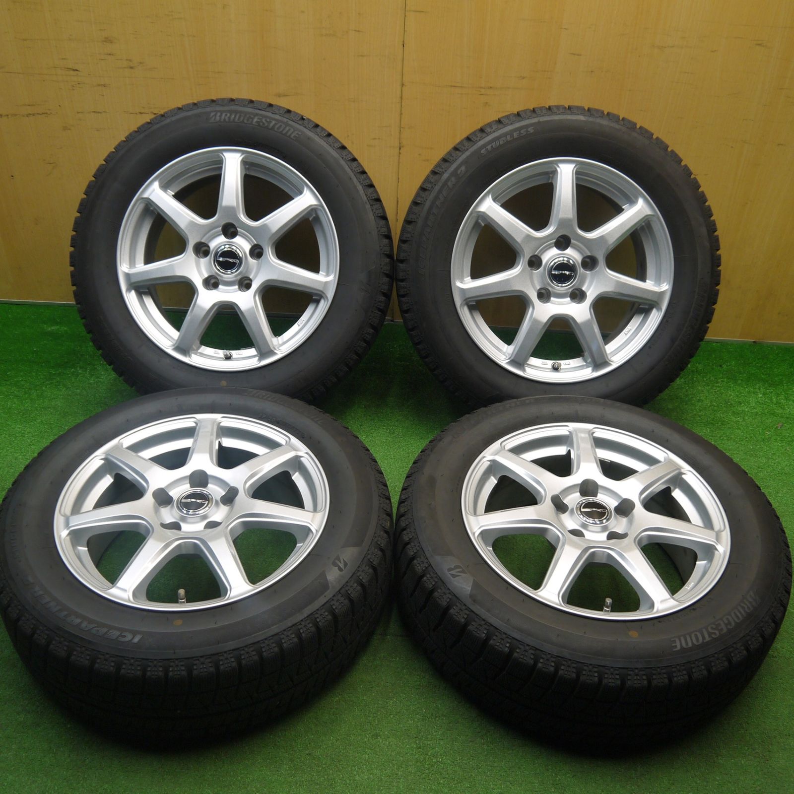 BRIDGESTONE 205/60R16 バリ溝 21年製 バリ溝！21年！キレイ！9分☆スタッドレス 205/60R16 ブリヂストン