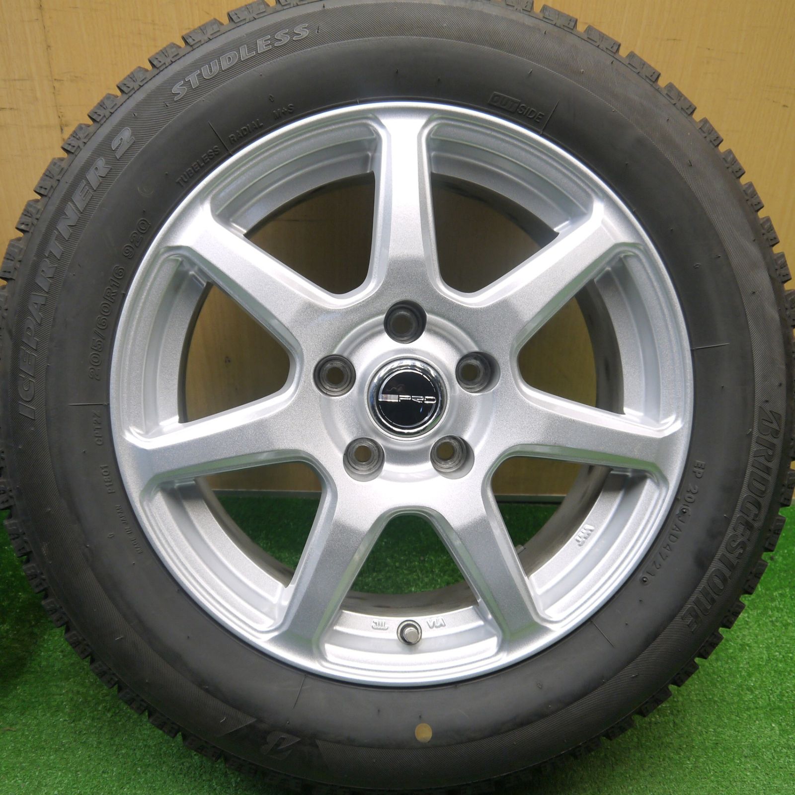 バリ溝！21年！キレイ！9分☆スタッドレス 205/60R16 ブリヂストン