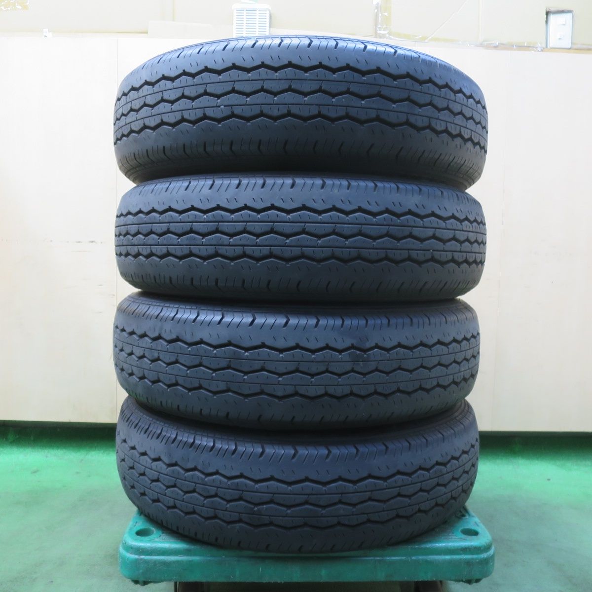 バリ溝 25年 9分 195 80 R 15 107 105 S ブリヂストン エコピア RD 613 タイヤ 15インチ ハイエース キャラバン 等 5121001イノタ