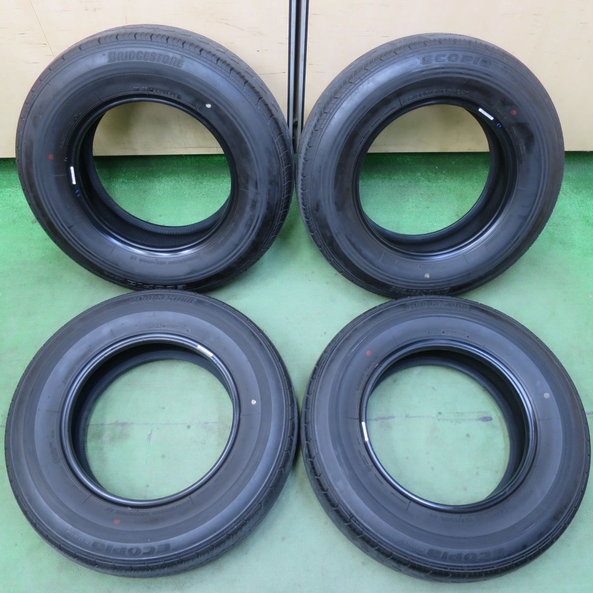 バリ溝 25年 9分 195 80 R 15 107 105 S ブリヂストン エコピア RD 613 タイヤ 15インチ ハイエース キャラバン 等 5121001イノタ