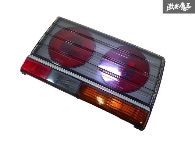 NISSAN 日産 純正 DR30 スカイライン 後期 鉄仮面 テールランプ テール