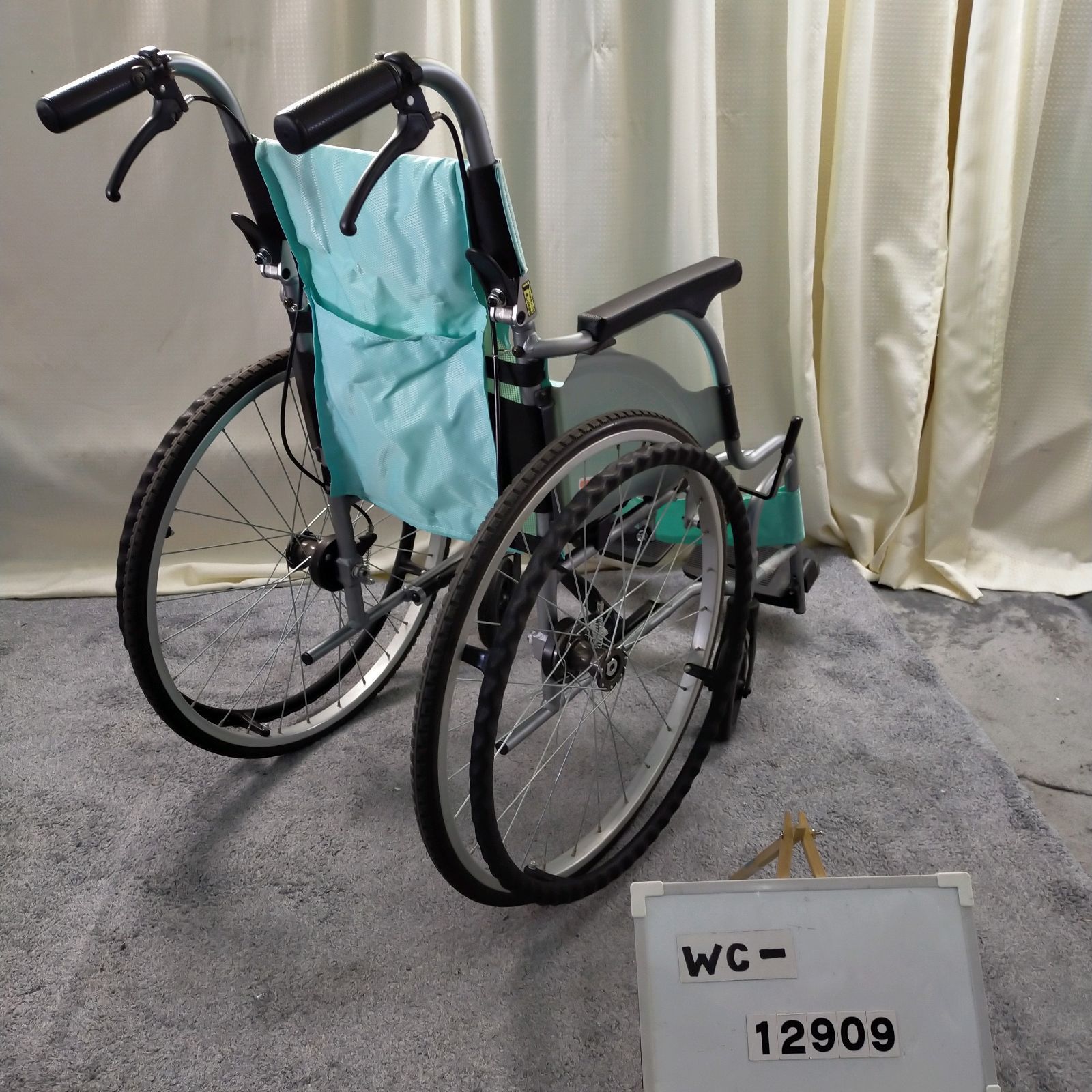 WC-12909 MIKI ミキ カルッタ CRT-1 PU 軽量 コンパクト ノーパンクタイヤ 自走型 自走式 車椅子 車イス 車いす 洗浄 消毒済