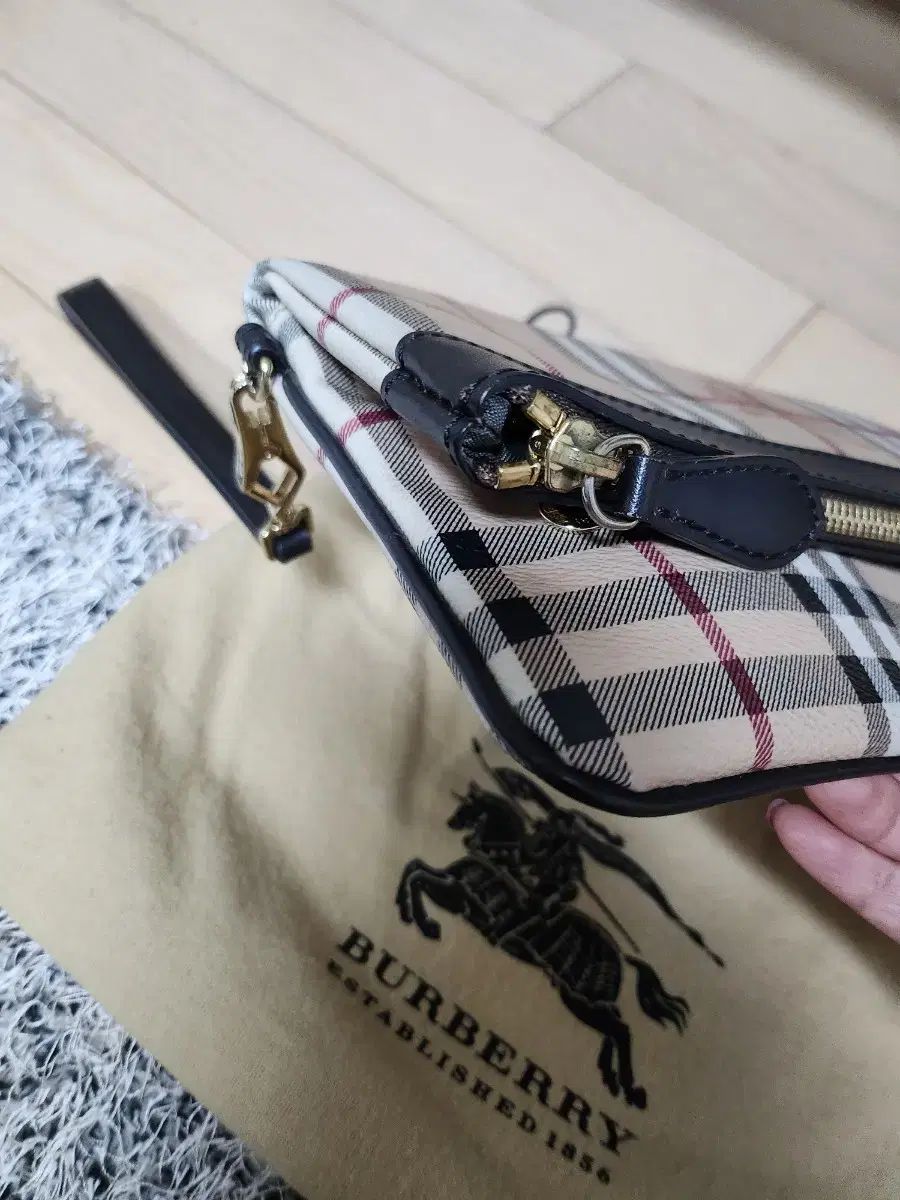 クラッチバッグ