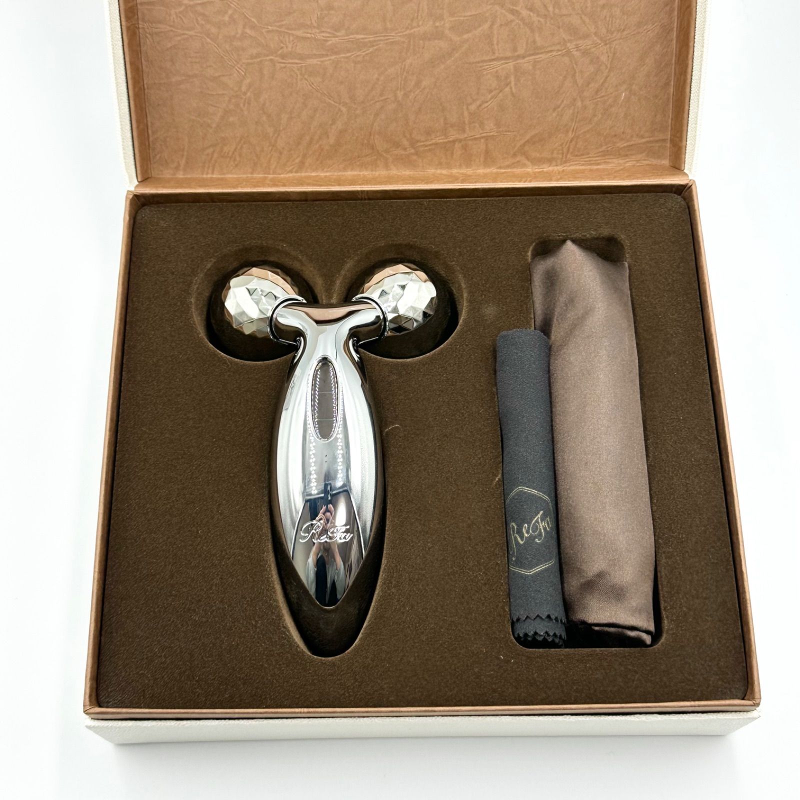 ReFa CARAT リファ カラット プラチナ電子ローラー ロゴシルバー PEC