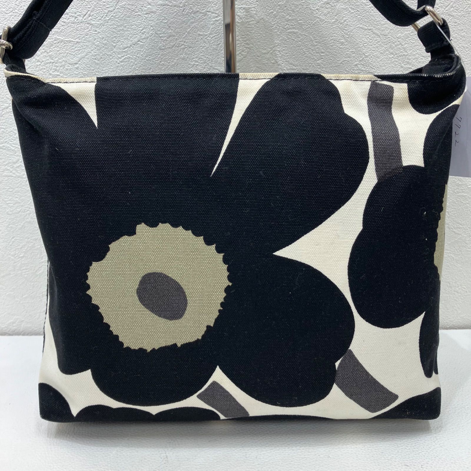7722 marimekko マリメッコ ショルダーバッグ 斜めがけ ウニッコ 花柄 