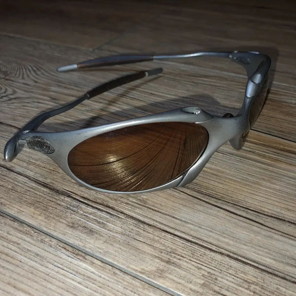  オークリー ロメオ エックスメタル サングラス 小物