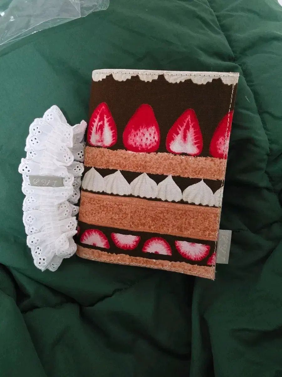 まとめ ラブユイディットパスポート財布ノート COVER チョコいちご ラブユイディットレースデビュ死トレカ