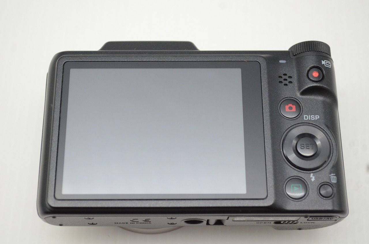 60 コンパクトデジタルカメラ