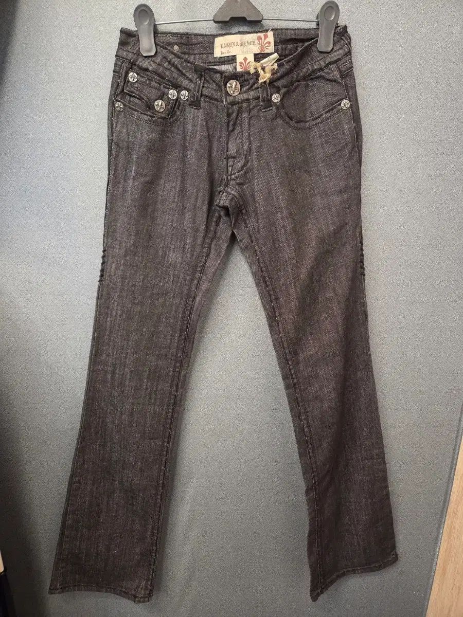 ラグーナビーチ ブーツカットデニム