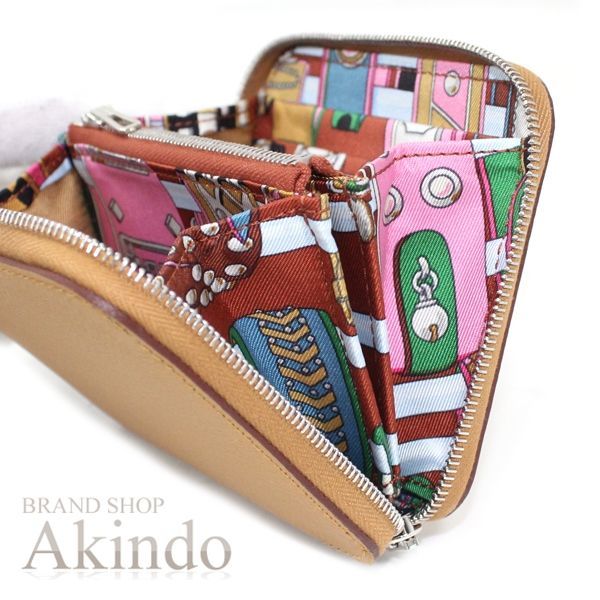 【新品】エルメス アザップコンパクト シルクイン セサミ ライトブラウン エプソン ケース 小銭入れ ラウンドファスナー ジップアラウンド レザー 本革 メンズ レディース HERMES プレゼント ギフト ブランド 人気 エレガント セレブ 新品】エルメス アザップコンパクト シルクイン セサミ ライトブラウン