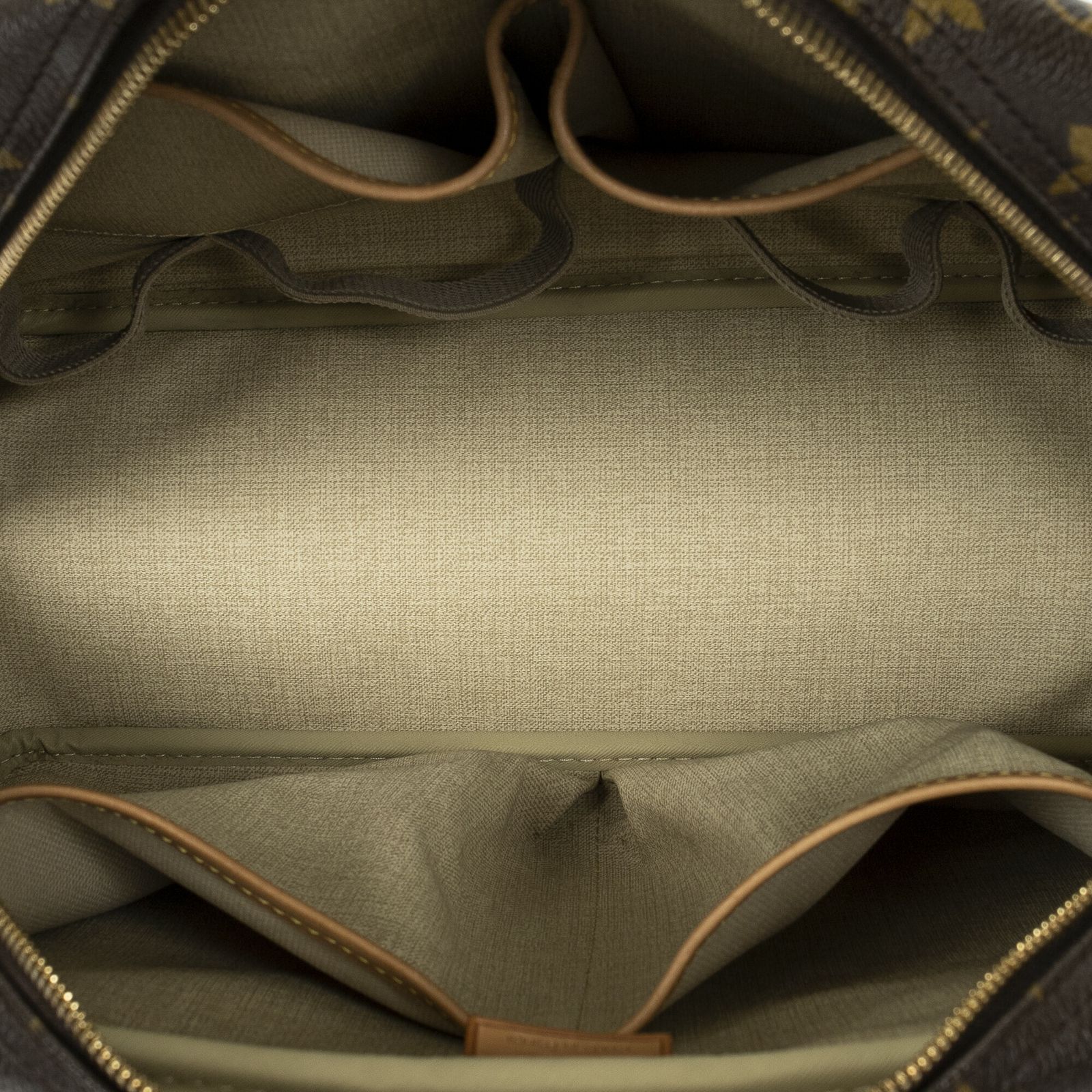 ルイヴィトンドーヴィル茶色モノグラムキャンバスA