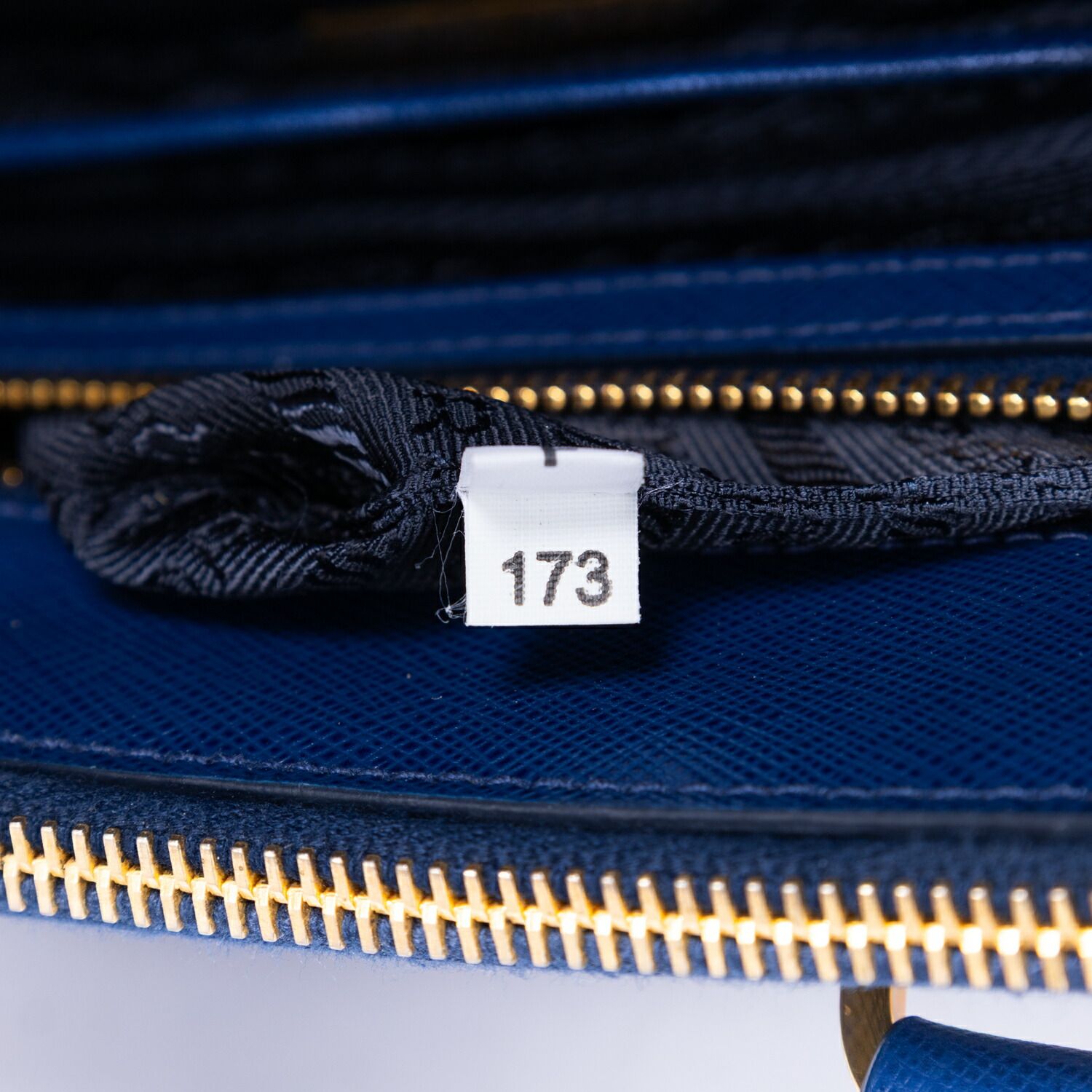  PRADA プラダサフィアーノ ラックス ダブルジップ トートネイビーサフィアーノレザーA その他 バッグ