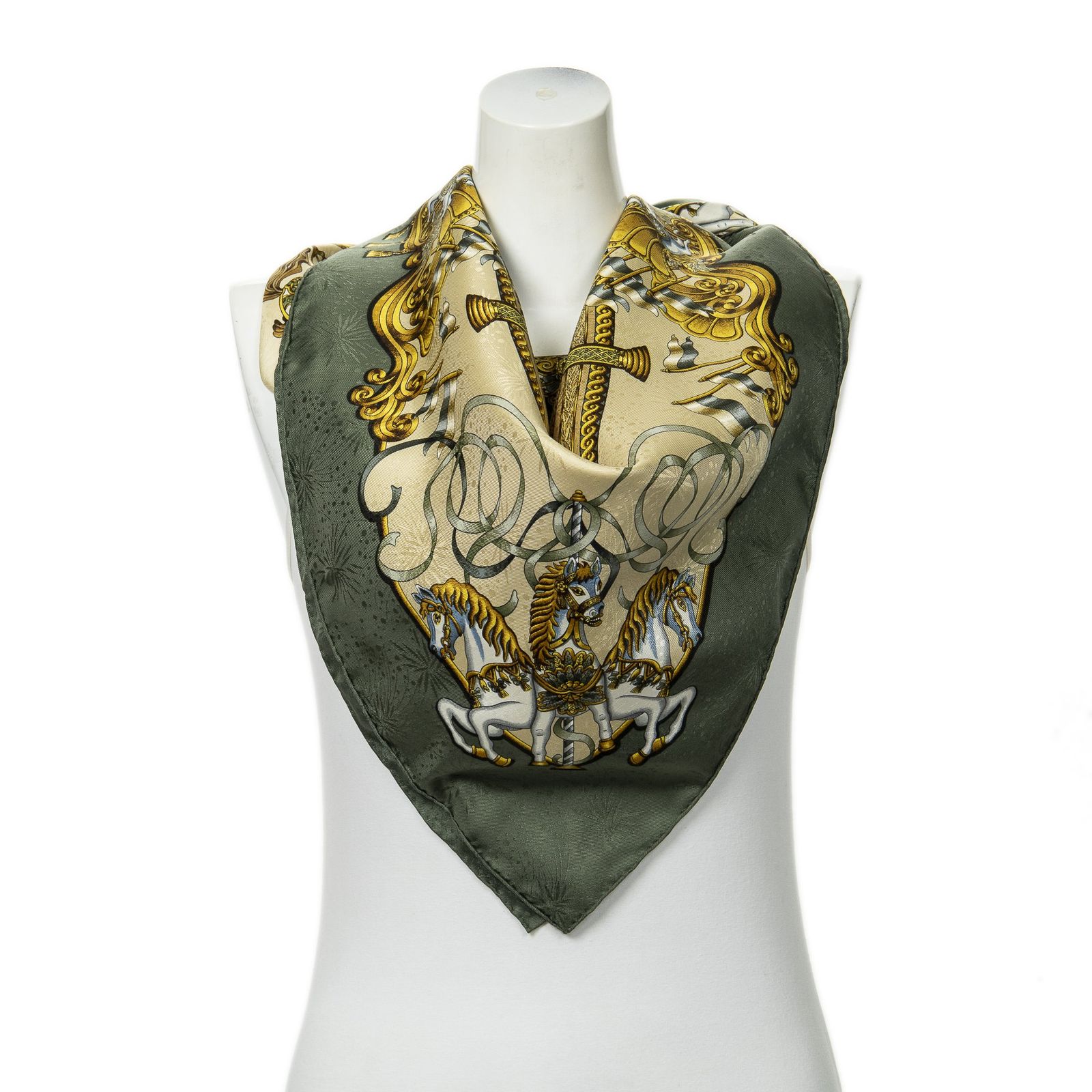 HERMES エルメススカーフ緑 ベージュ 金 ジャカードシルクA