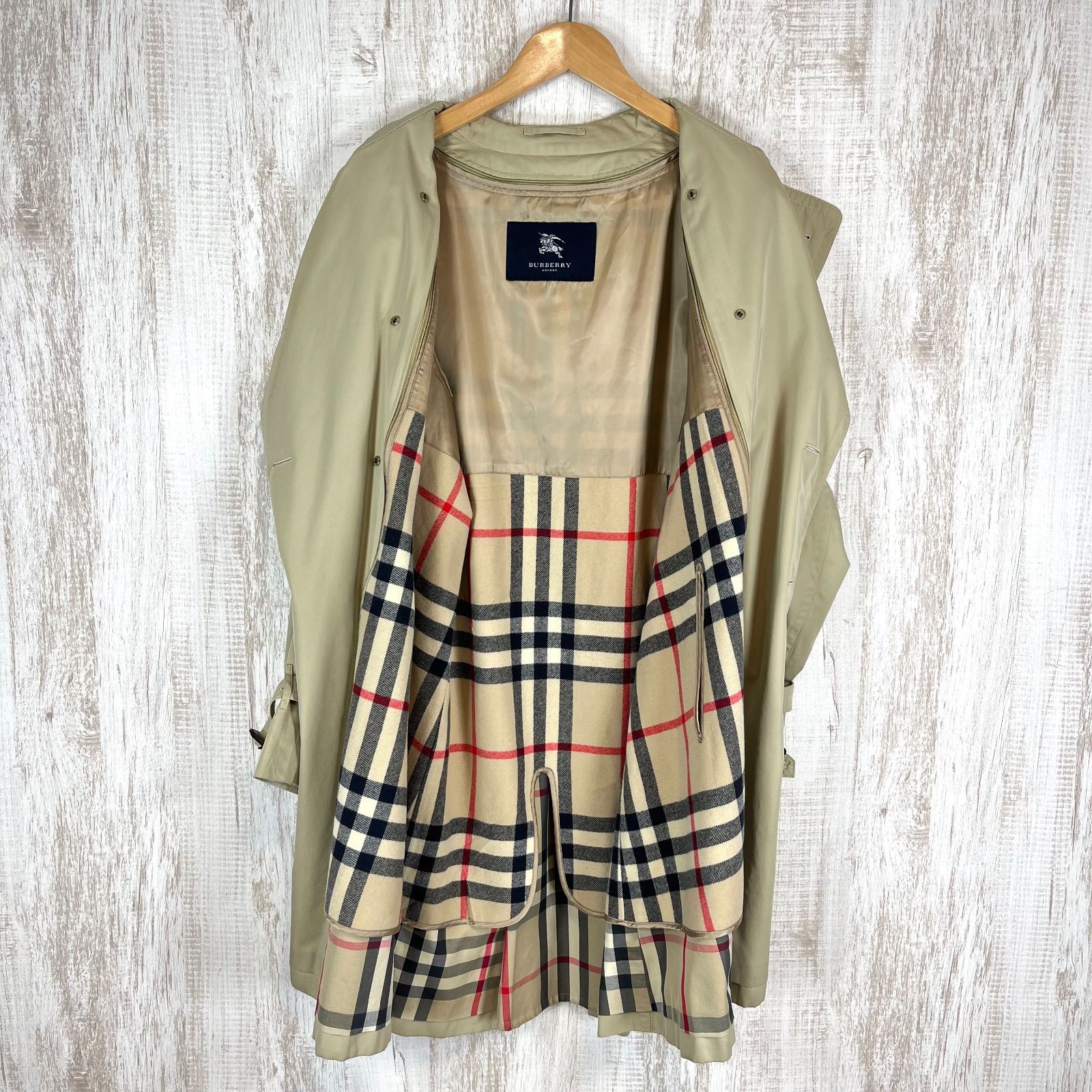 バーバリーロンドン　タグ付　ショートコート　ノバチェック　40　ベージュ　ダブル BURBERRY バーバリー チェック柄 ダブルボタン ショートコート Pコート
