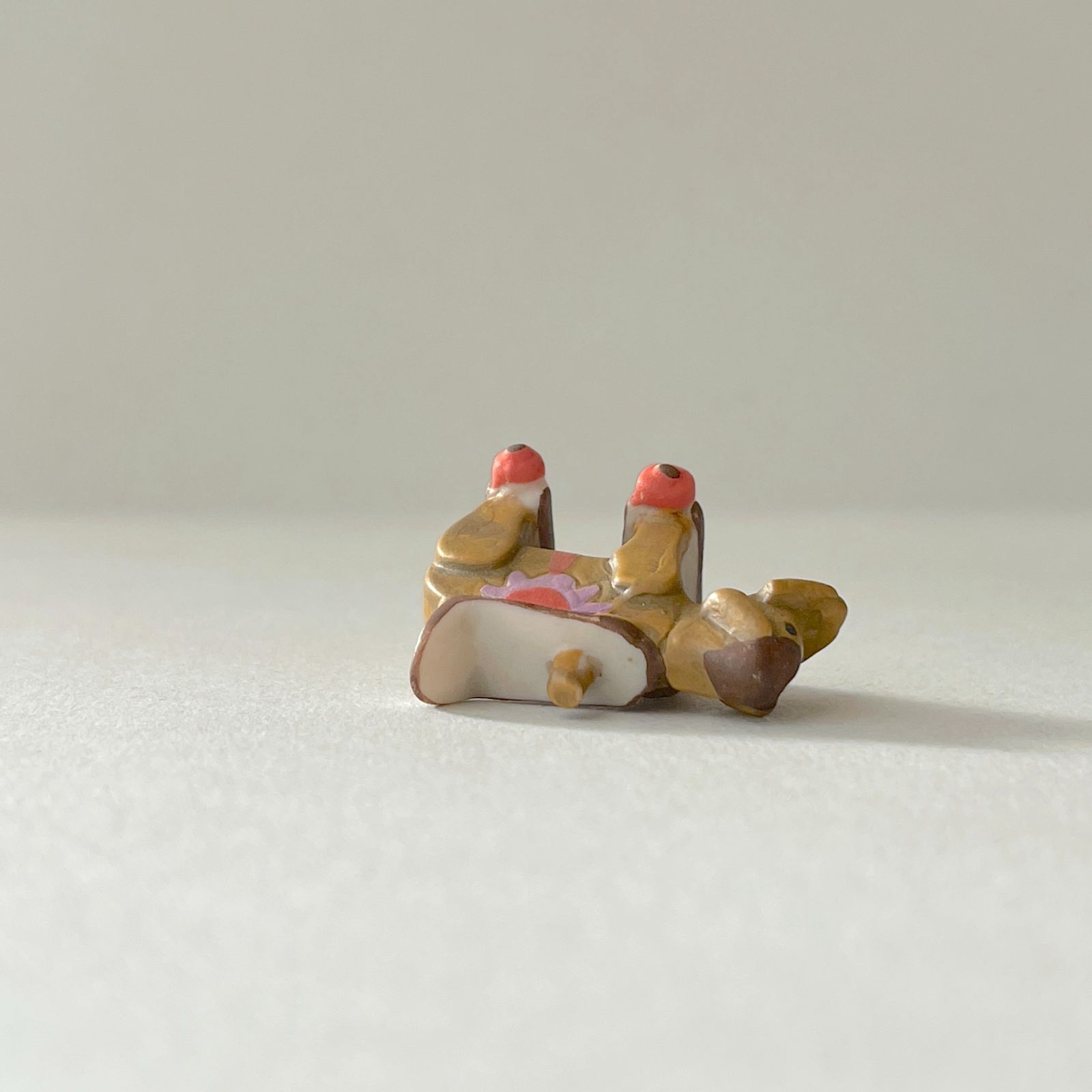 フェーヴ 車輪付きのゾウのおもちゃ フランス フェーブ ミニチュア陶器