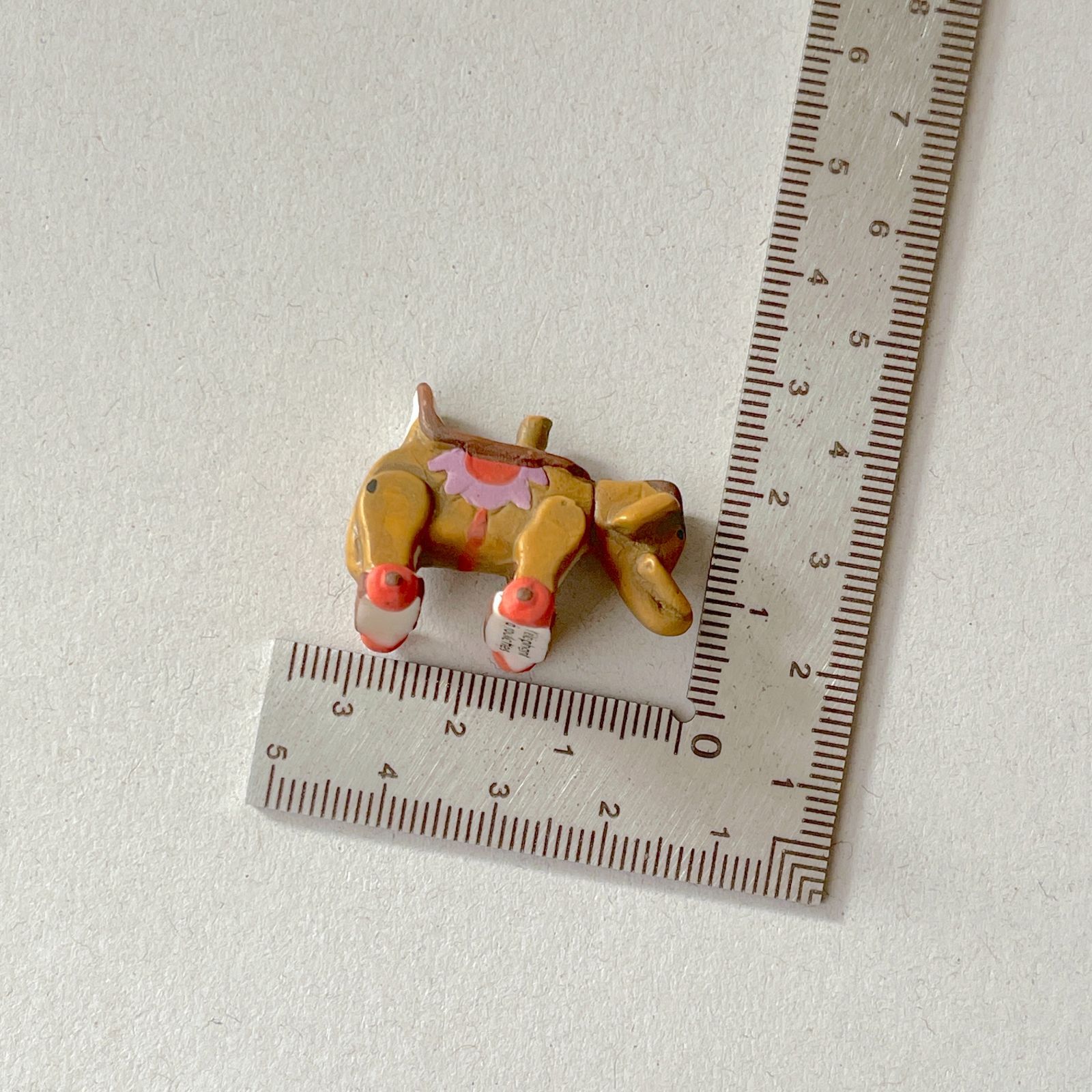 フェーヴ 車輪付きのゾウのおもちゃ フランス フェーブ ミニチュア陶器