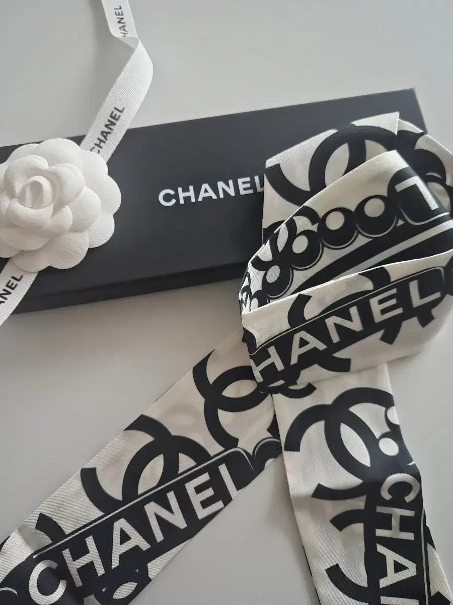 シャネル バンド CCロゴ シルク スカーフ AAB 703