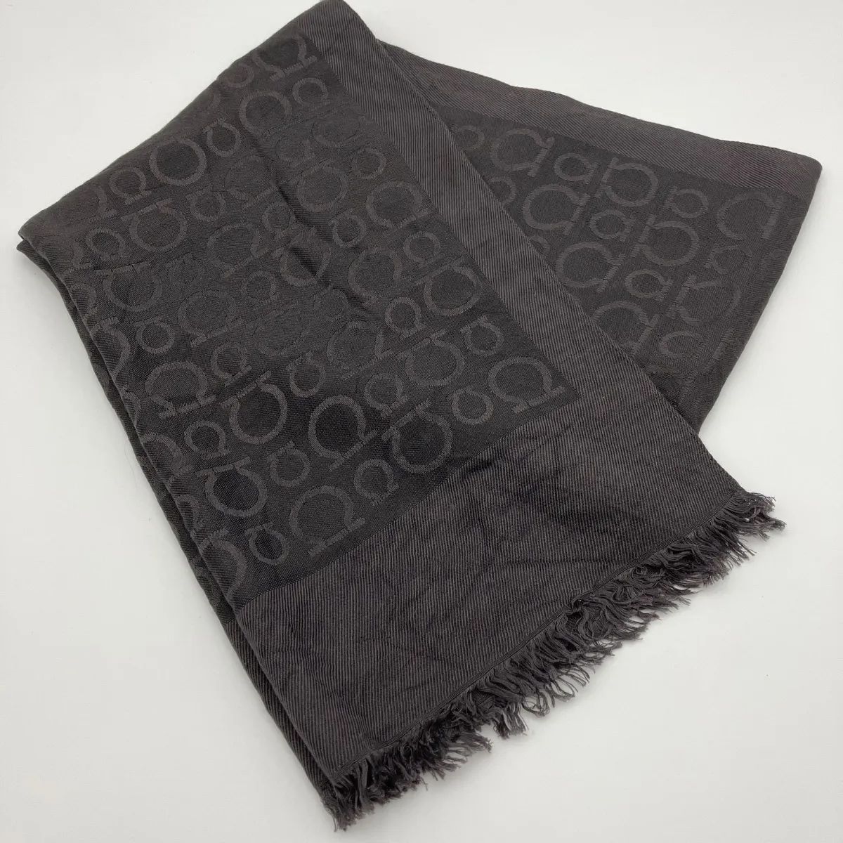 Ferragamo フェラガモ ストール ガンチーニ 5478 - メルカリ