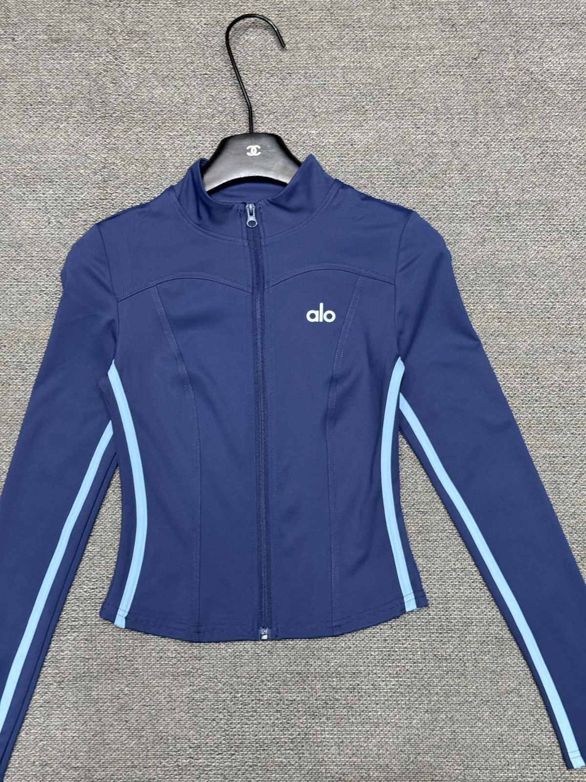 落ち着き感レディースセット トレーニング カジュアル兼用 ホワイトラインデザイン