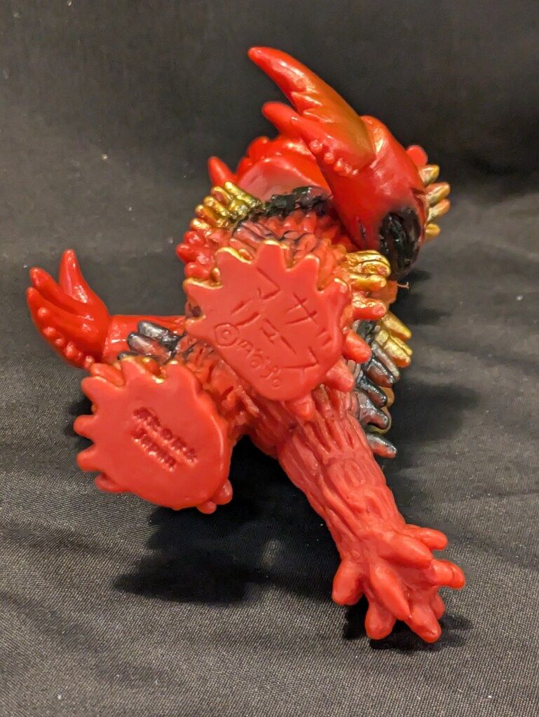 ぶたのはな ソフト焼き玩具 ソフビ　マザリュース　赤　RED型色 ぶたのはな ソフト焼き玩具怪獣シリーズ マザリュース 赤成型 - メルカリ