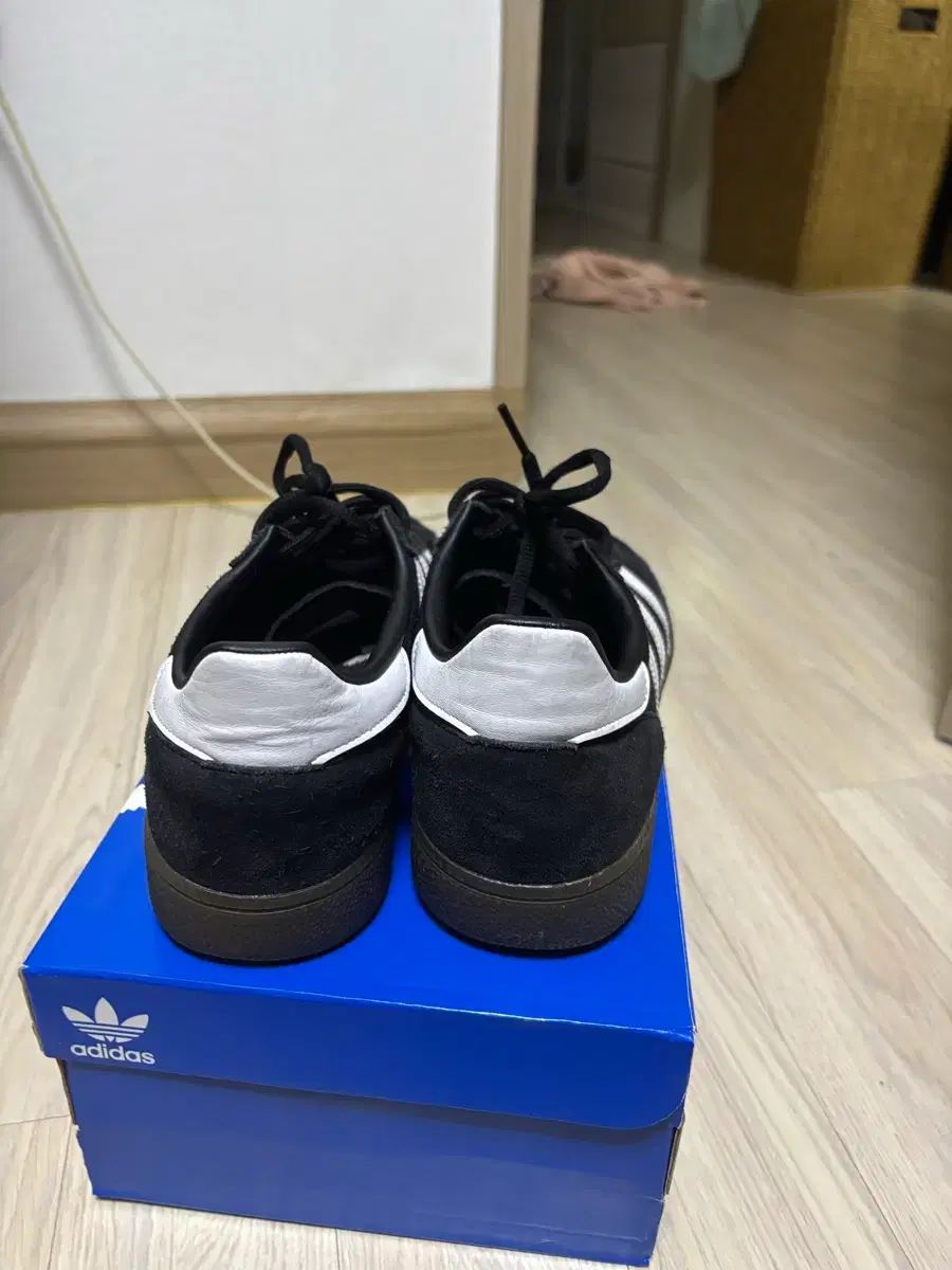 アディダス スペツィアル ハンドボール コア ブラック 270