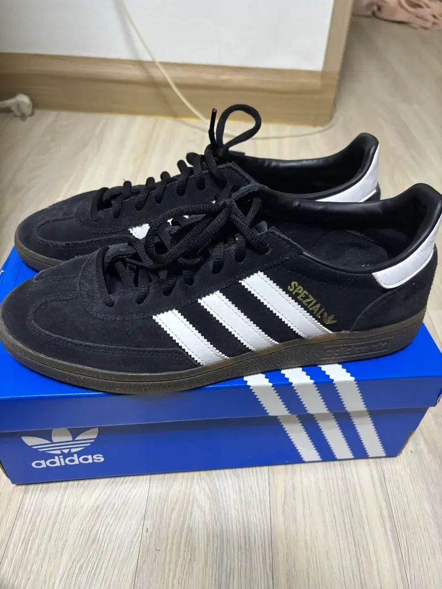 アディダス スペツィアル ハンドボール コア ブラック 270