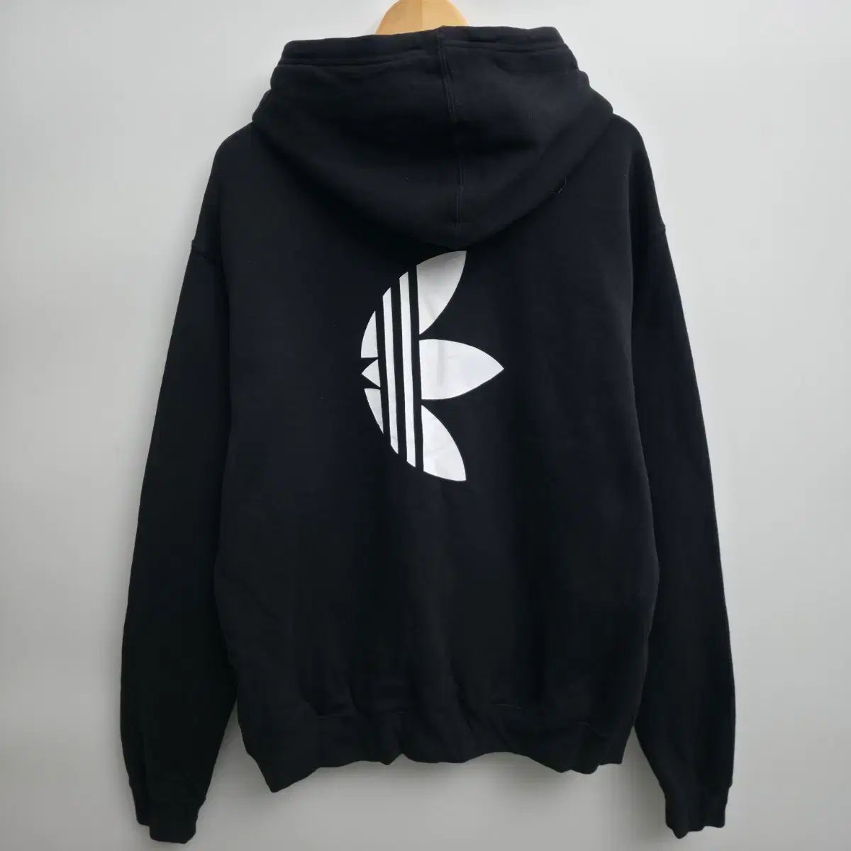 XL アディダス ブラック フーディー - メルカリ