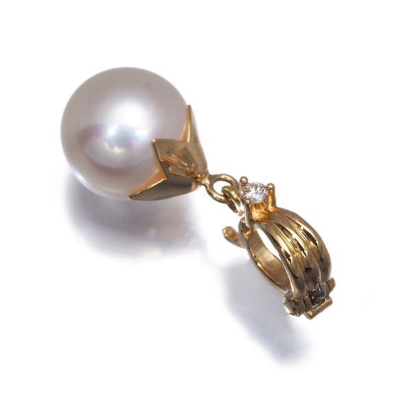 TASAKI タサキ ペンダントトップ 真珠 8.2 mm ダイヤ ダイヤモンド 0.01 ct K 18 YG 182750