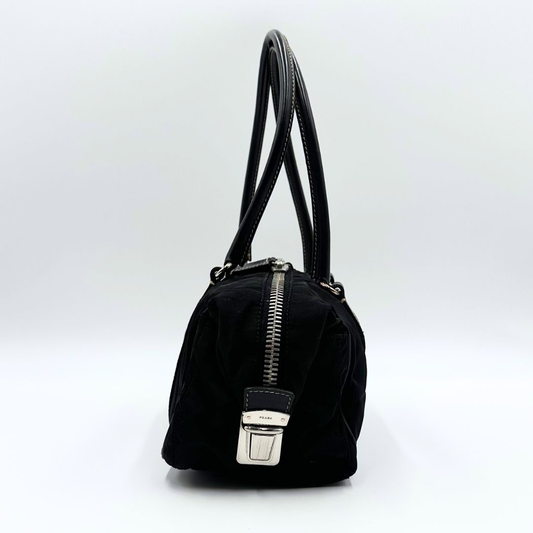 PRADA ミニボーリングバッグ 三角ロゴプレート ハンドバッグ 黒 美品】Prada 三角ロゴ ミニボストン ボーリング ハンドバッグ - メルカリ