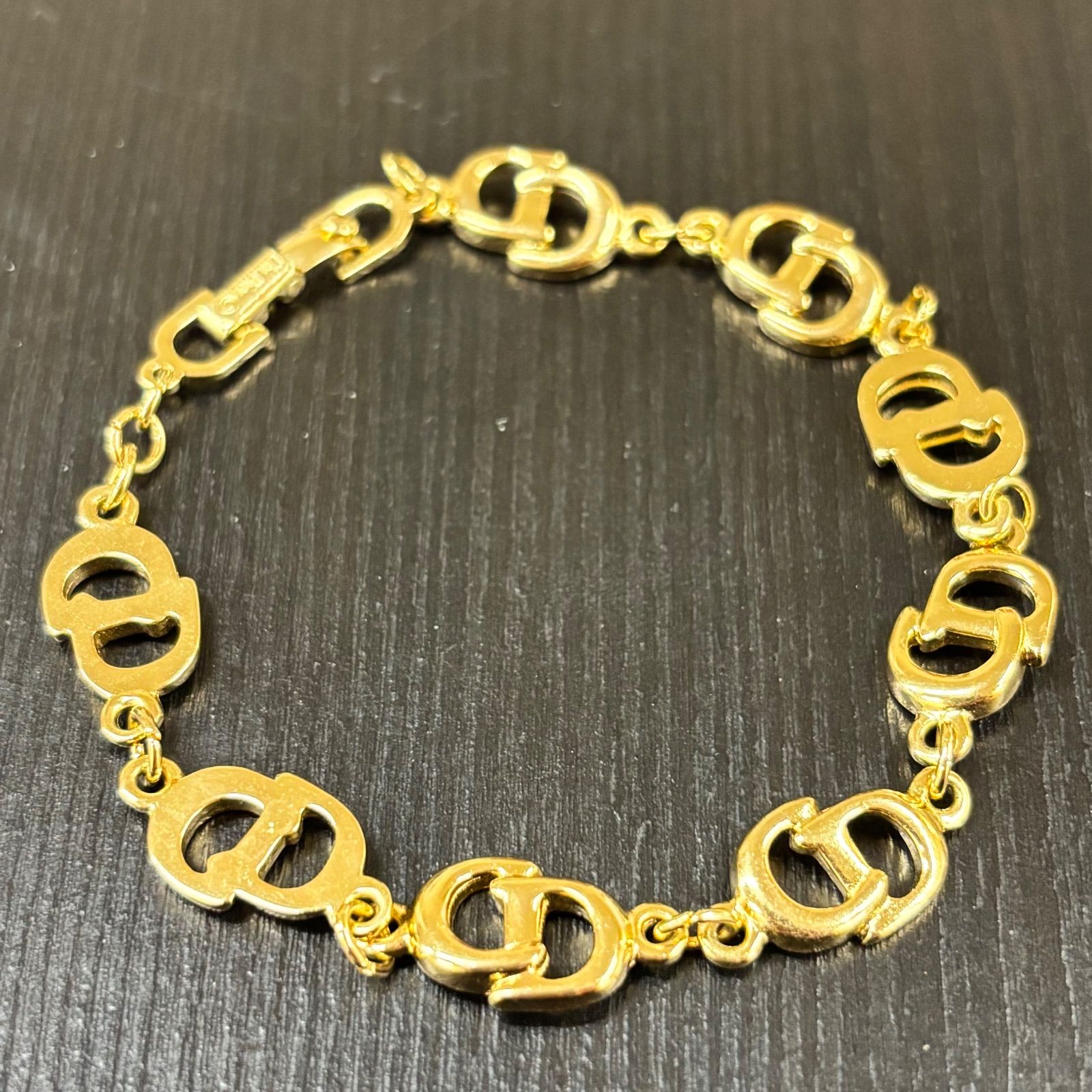 希少 Dior ブレスレット CD ロゴ ゴールド 刻印あり 金 ユニセックス 2961-5 極美品✨ Dior ブレスレット CD ロゴ 希少 刻印 cm - メルカリ