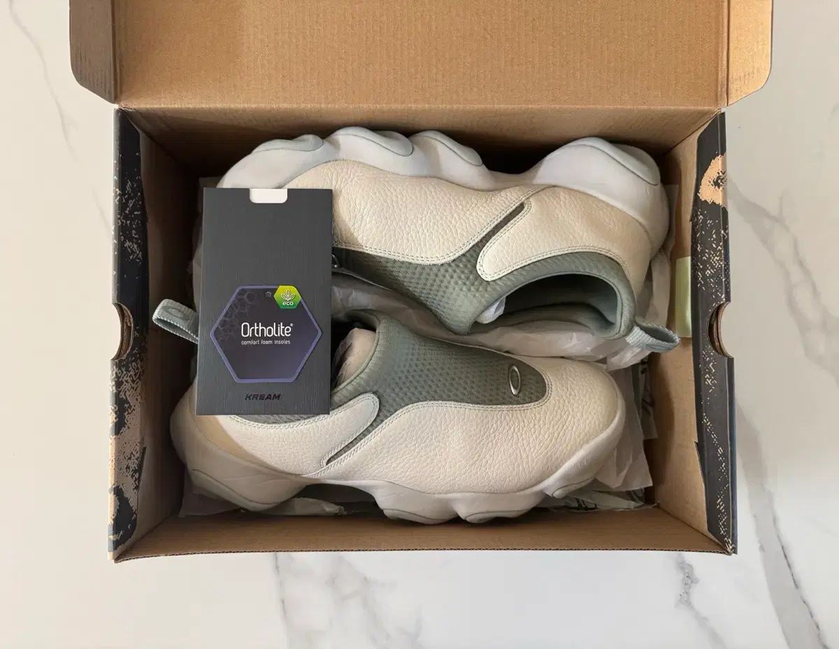 オークリー ファクトリー チーム x ブレイン デッド スウェード フラッシュ リリー パッド スニーカー