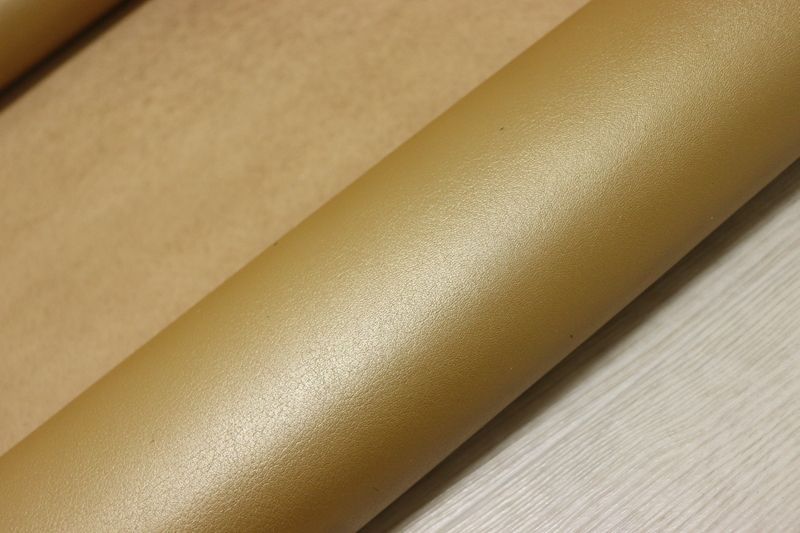 イエローゴールド 230 ds クロム革 牛革 国産 レザー 顔料仕上げ はぎれ 一枚革 レザークラフト 革 皮 本革 diy 生地 材料