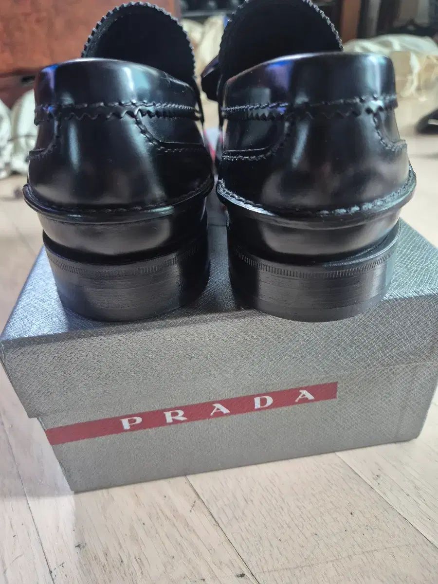 PRADA プラダ