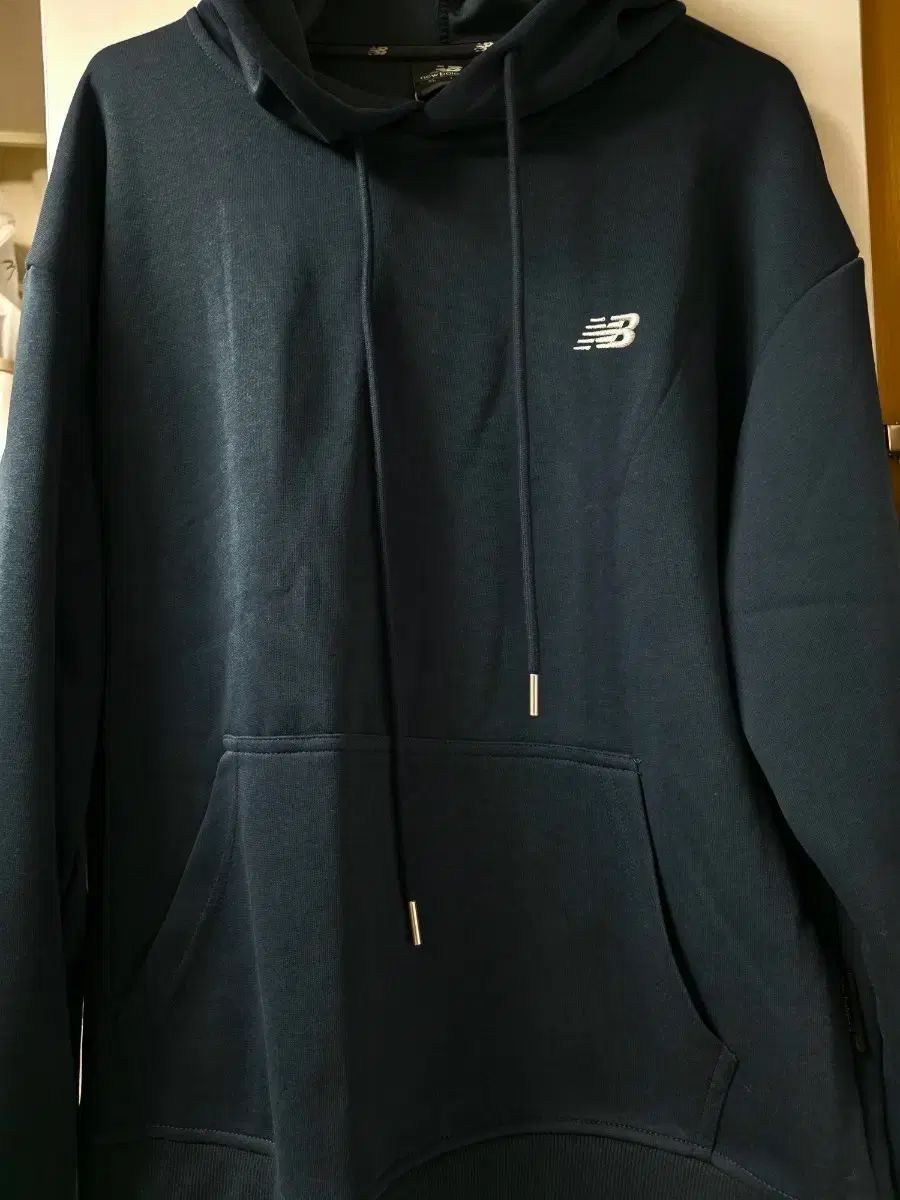 ニュー ンス ブラック フーディー