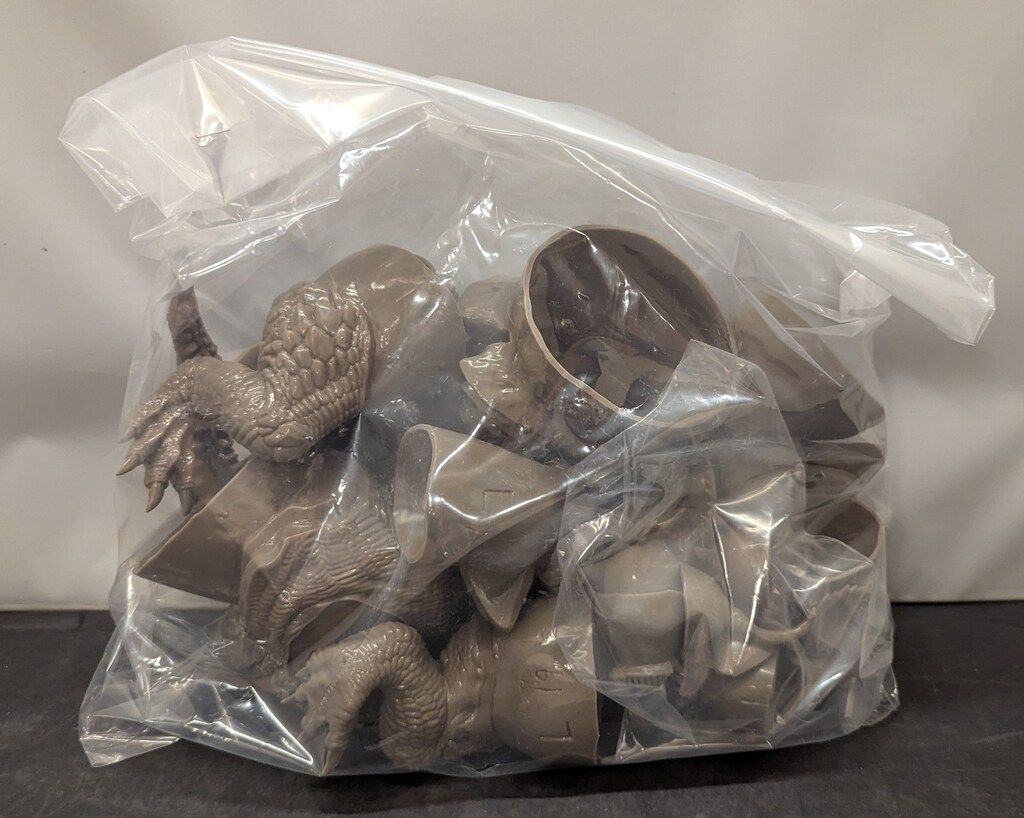  海洋堂 メガソフビキット ネロンガ キャラクター 模型 プラモデル