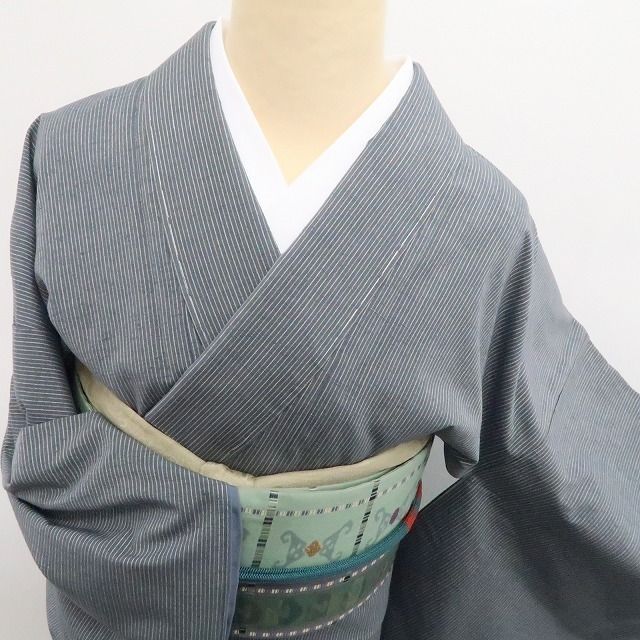 結城紬 はたおり娘 小紋 正絹 縦縞 美品 イ6477 ❁tomihisa❁美品 奥順謹製 はたおり娘 縦縞 着物 正絹 証紙付 仕付け