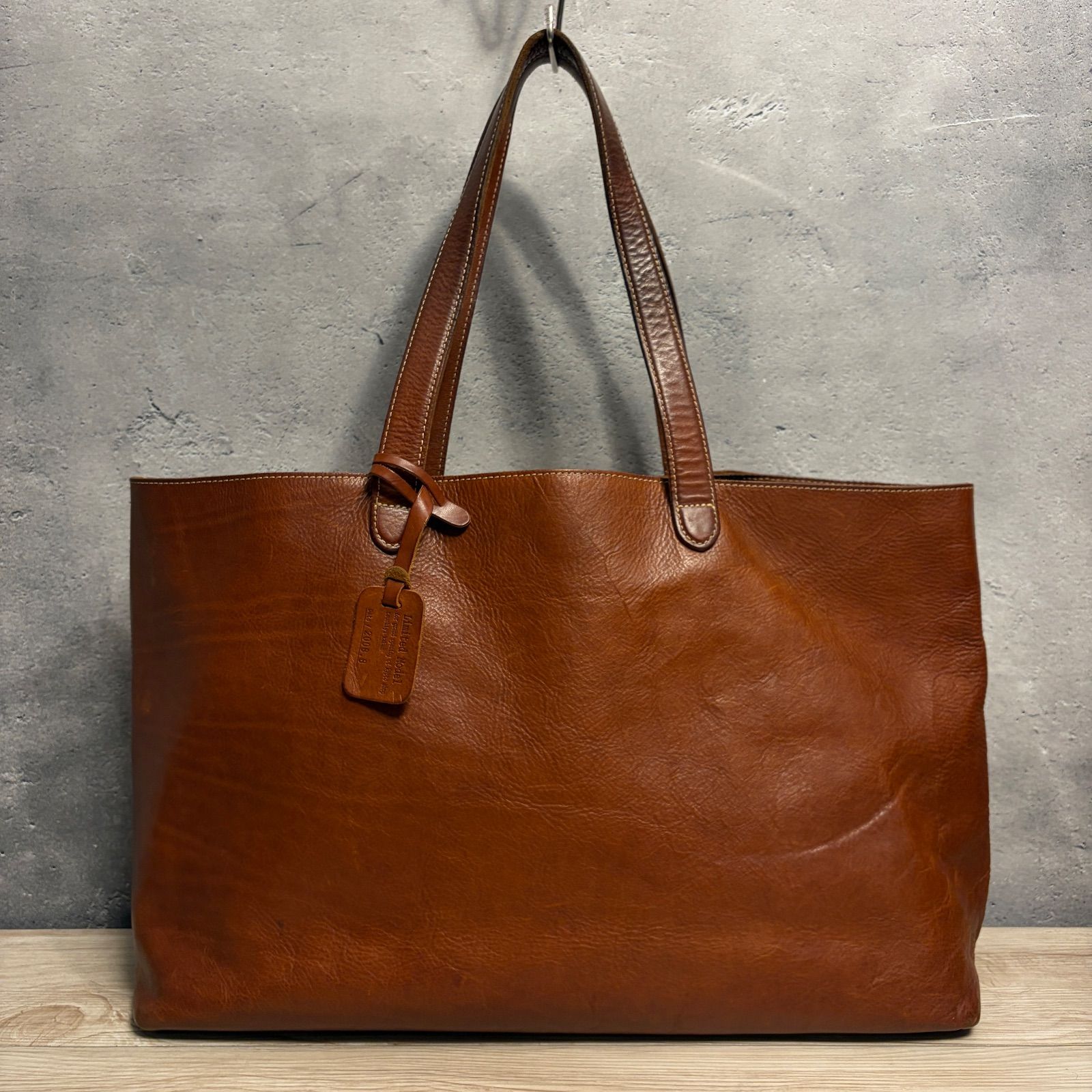 土屋鞄製造所 ディアリオ ハンディトート オイルメロウレザー 保存袋付 ネイビー 数量限定色】ディアリオハンディトート – ハンドバッグ – 土屋鞄製造所