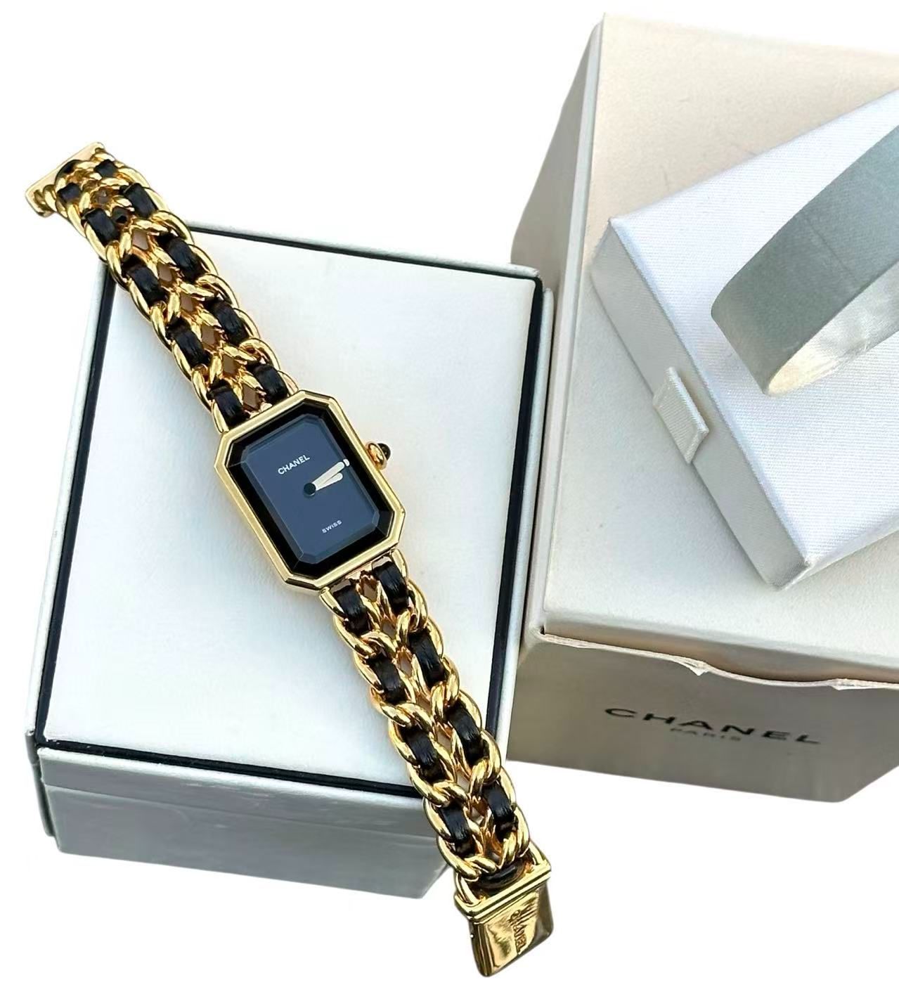 クオーツ黒文字盤ゴールド電池交換済