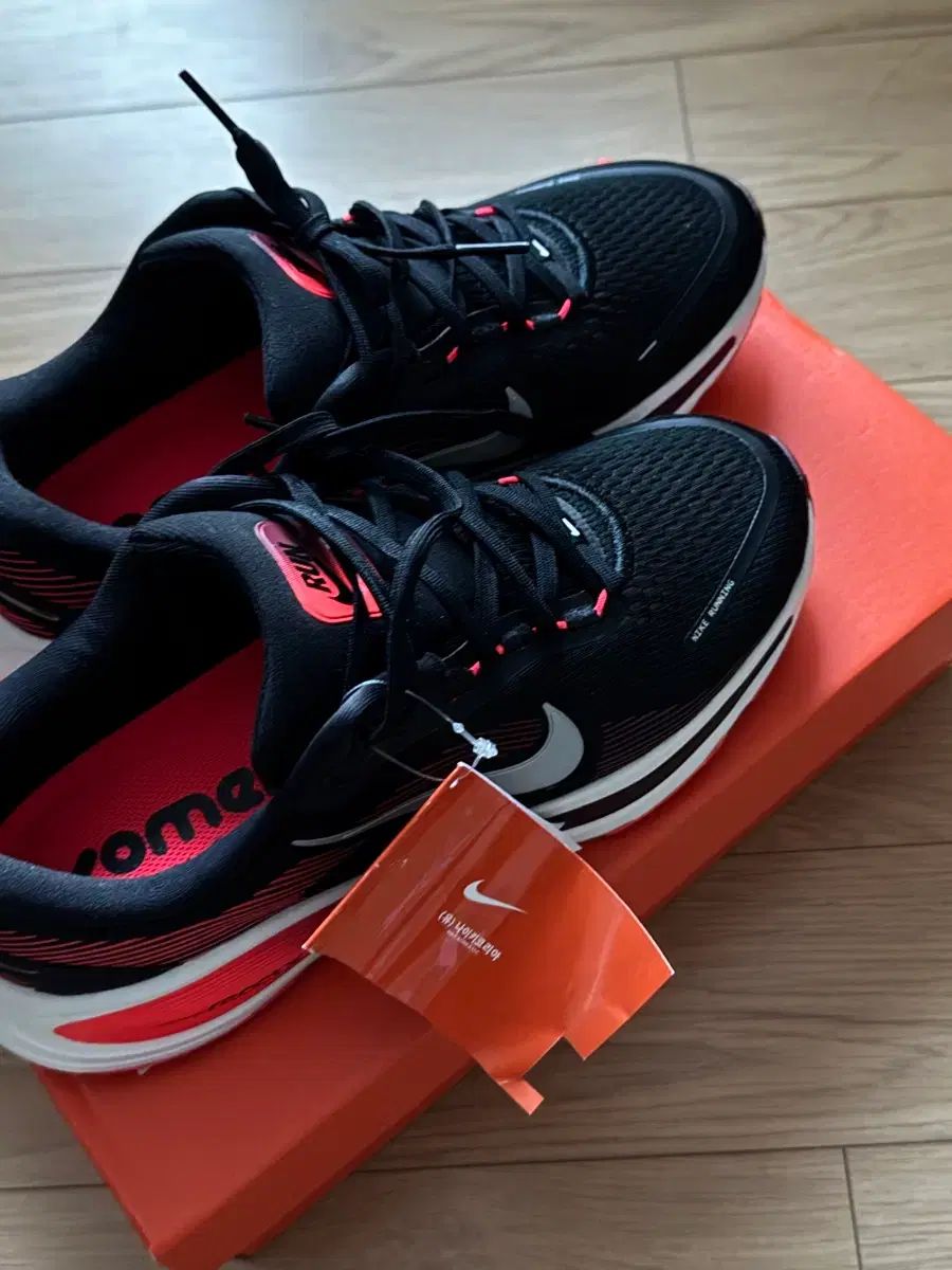 ナイキ ボメロ 18 gs 6 Y 240