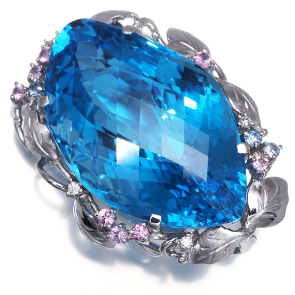 ❇新品未使用ダイヤ取り巻き『大粒1.77ctサファイア』煌めきのペンダントトップ ❇新品未使用ダイヤ取り巻き『大粒1.77ctサファイア』煌めきの