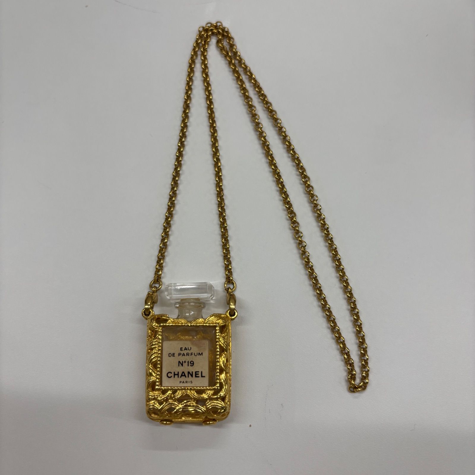 ◎ 【CHANEL】シャネル No.19 パフュームボトル ネックレス