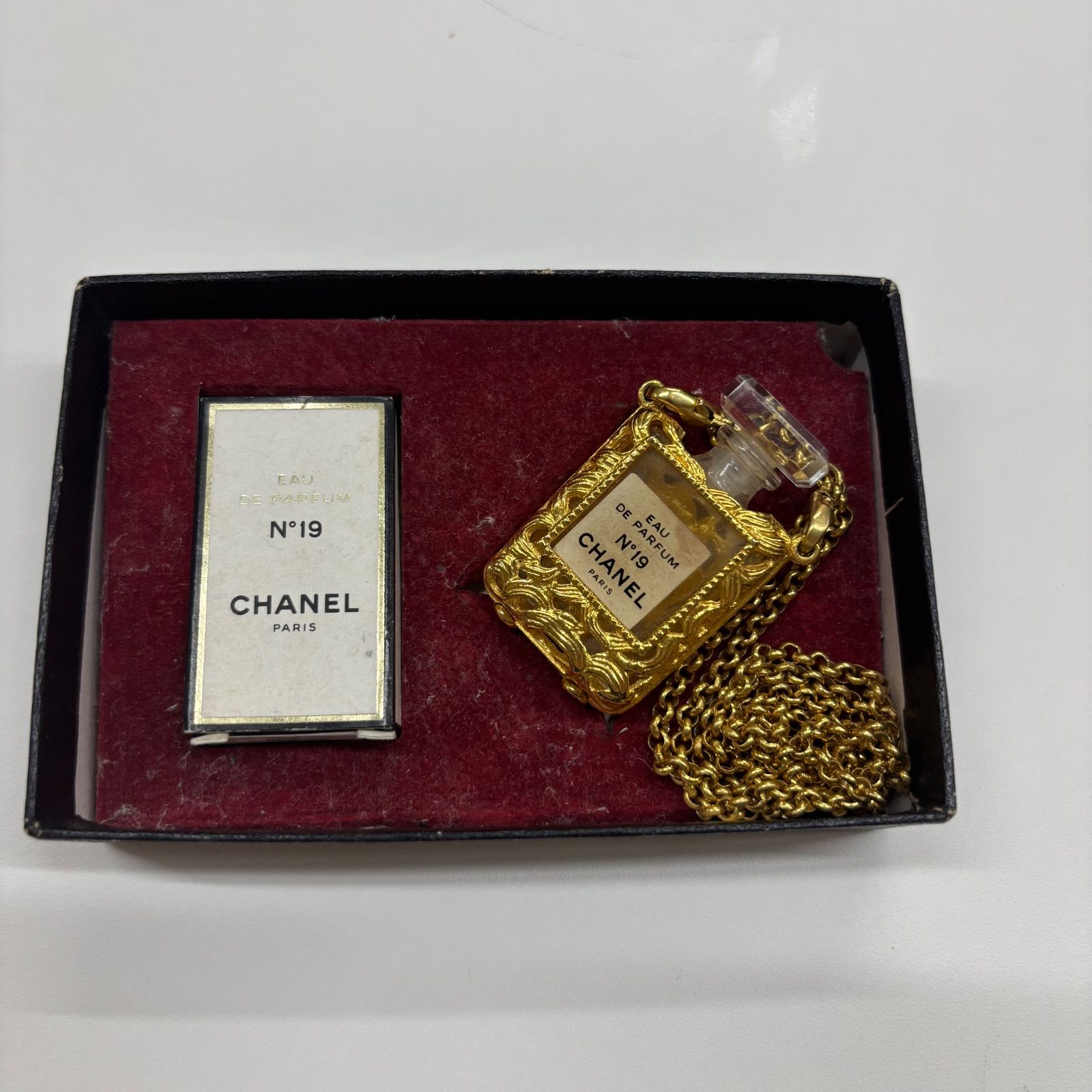 ◎ 【CHANEL】シャネル No.19 パフュームボトル ネックレス 