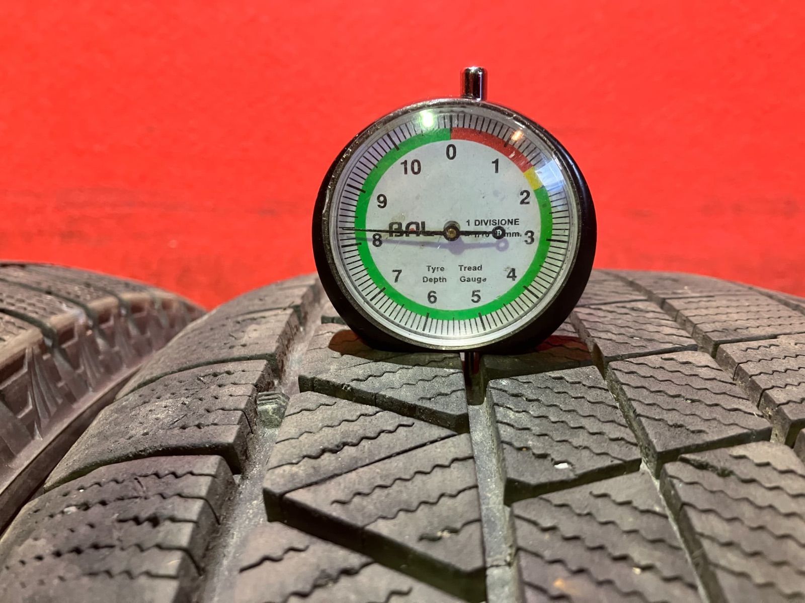 スタッドレスタイヤ 225 55 R 19 VRX 3 4本SET