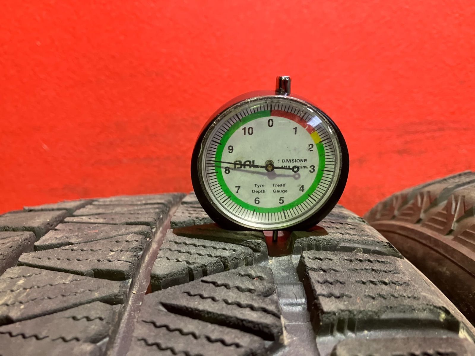 スタッドレスタイヤ 255