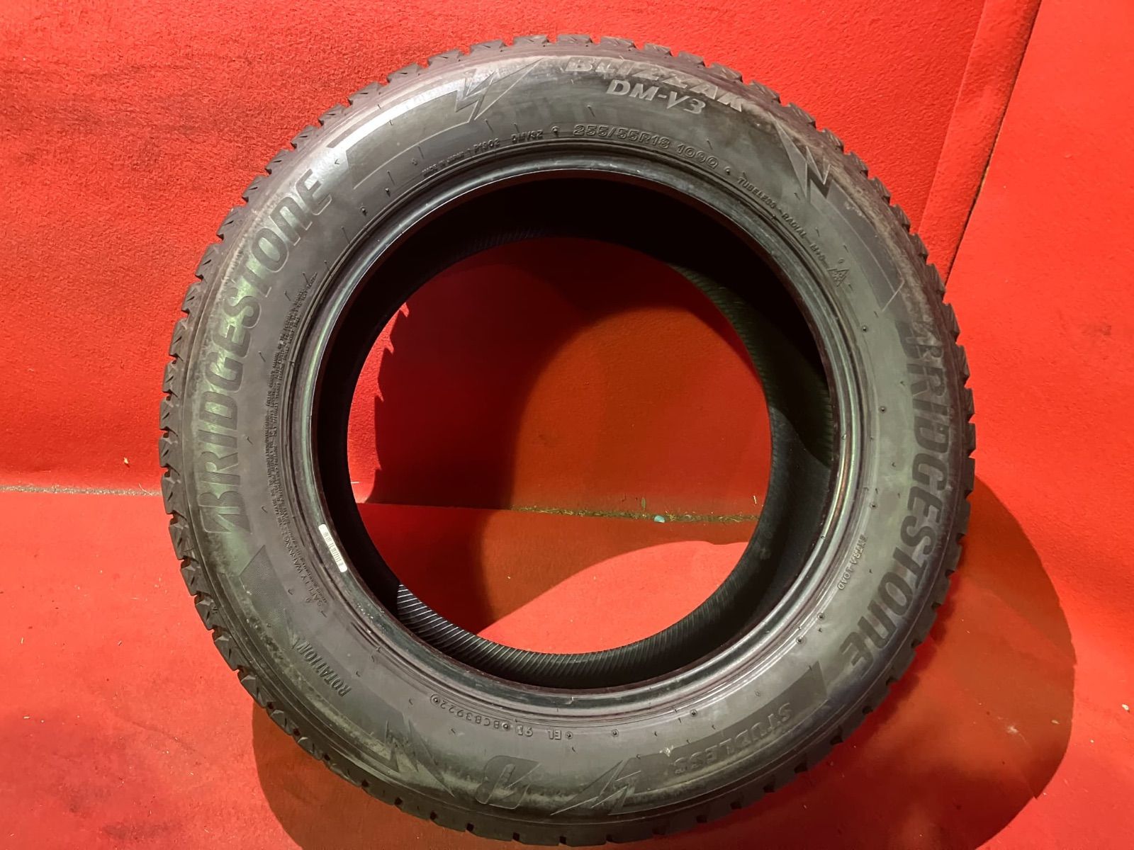  スタッドレスタイヤ 255 55 R 18 DM V 3 4本SET 18インチ スタッドレス