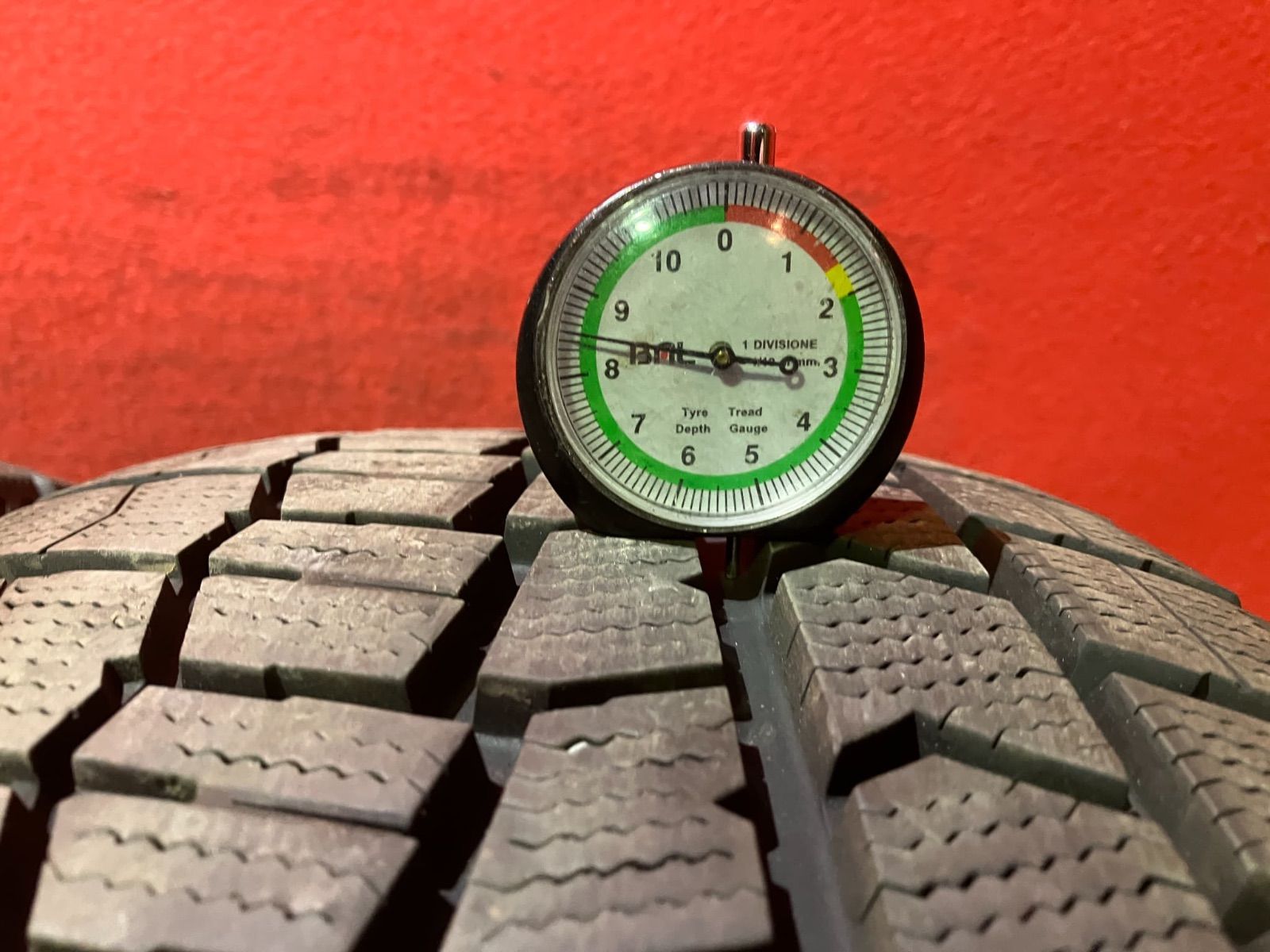 スタッドレスタイヤ 225 55 R 17 DUNLOP WM 02 4本SET