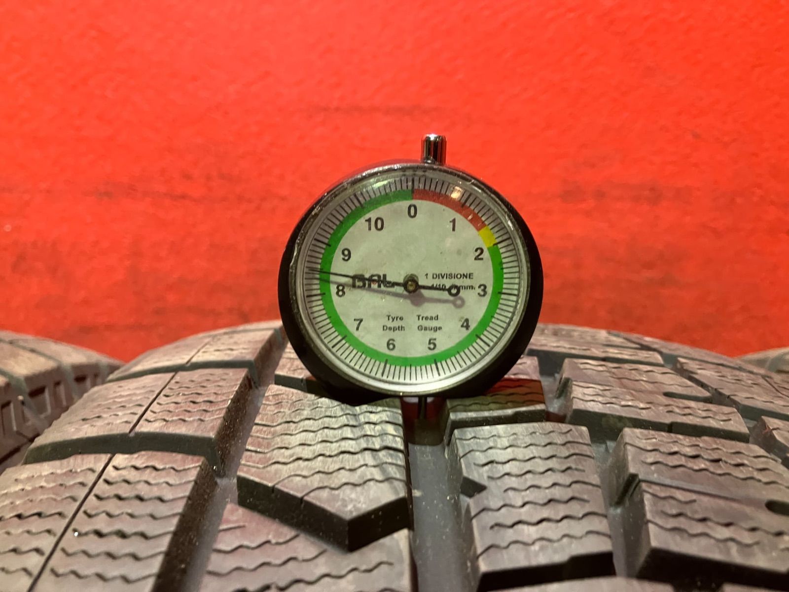 スタッドレスタイヤ 225