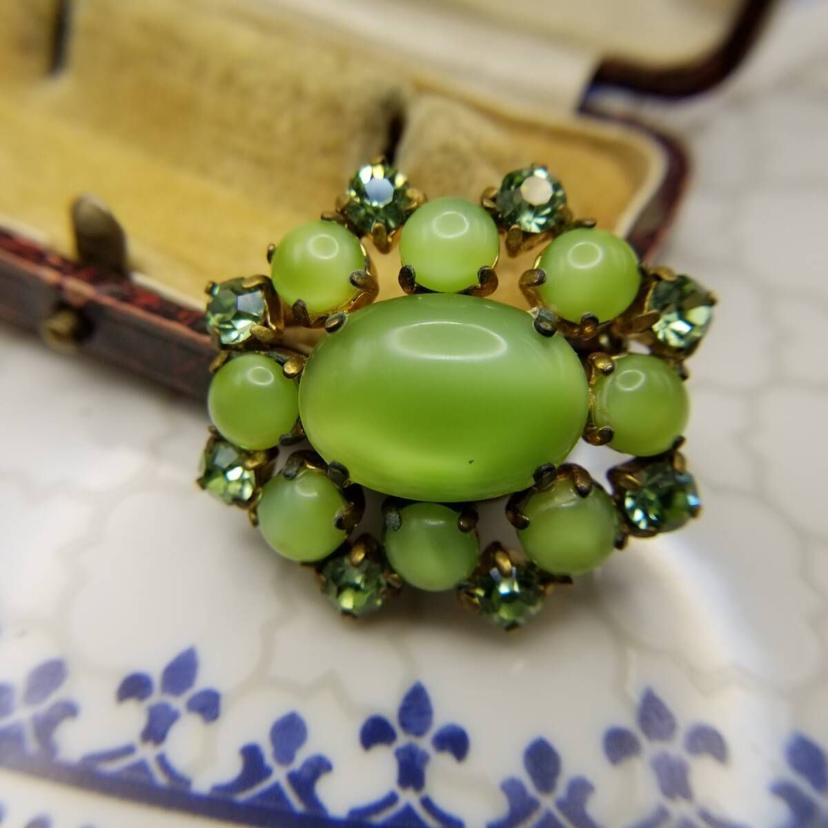 ドイツ ヴィンテージ エレガント マーブルグリーンガラス カボション