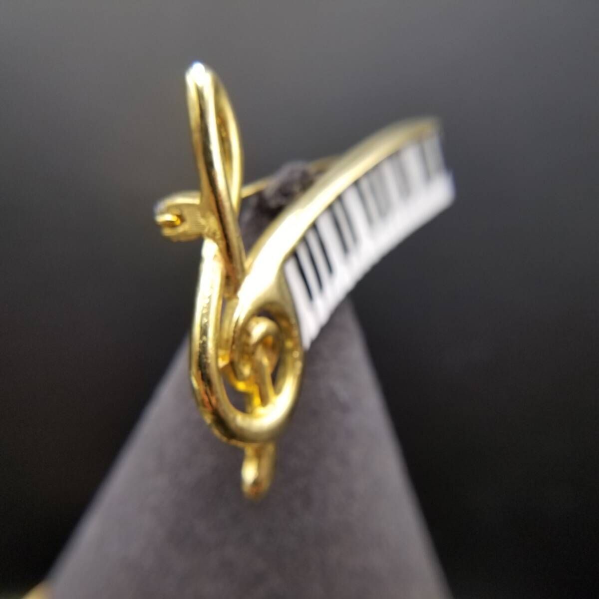 AJC ピアノの鍵盤 音楽モチーフ ト音記号 ヴィンテージ ブローチ